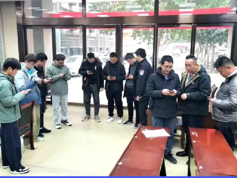 西安碑林公安民警全力推广&ldquo;国家反诈中心APP&rdquo; 筑牢全民反诈安全防火墙